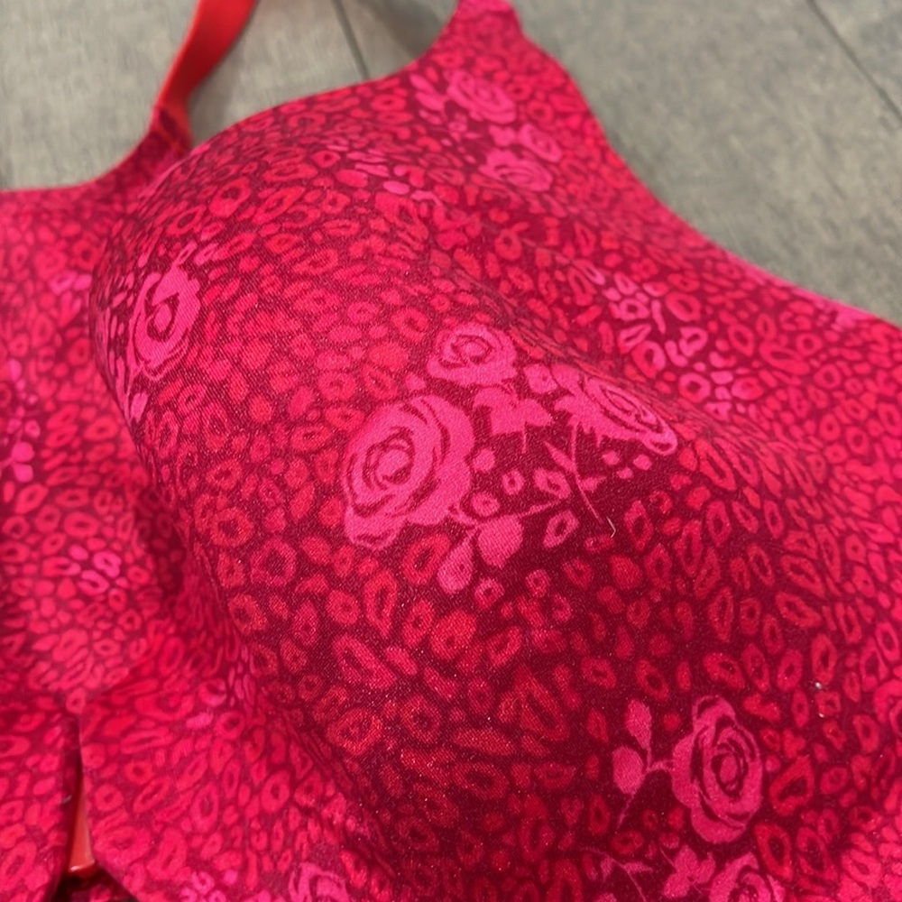 Victoria’s Secret Racerback Demi - Picture 14 of 16